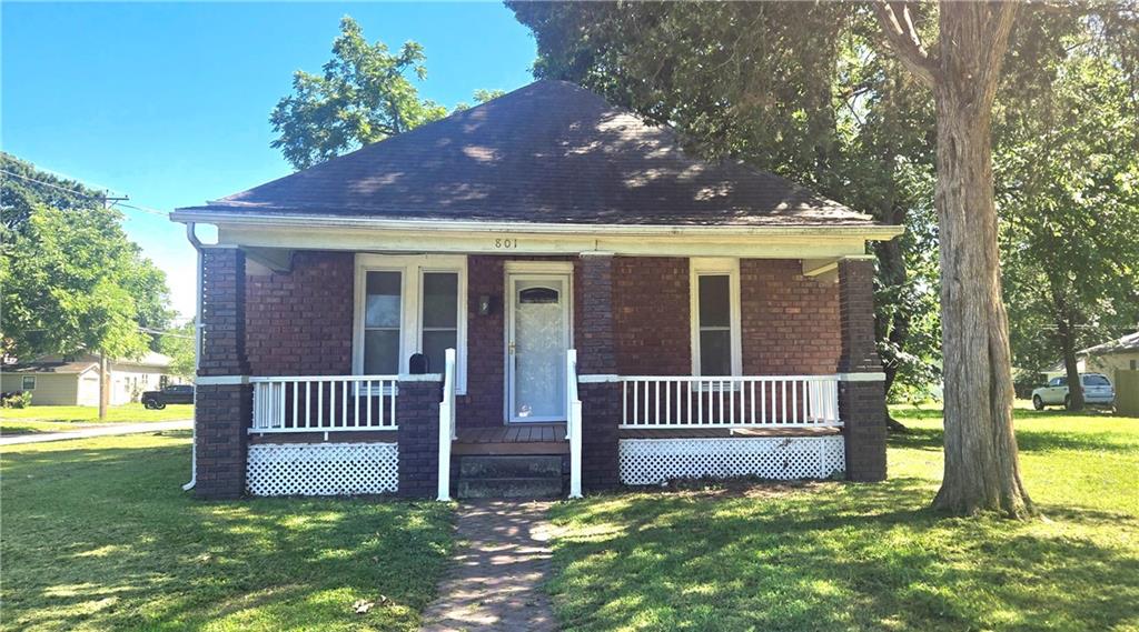 801 W 1st Street