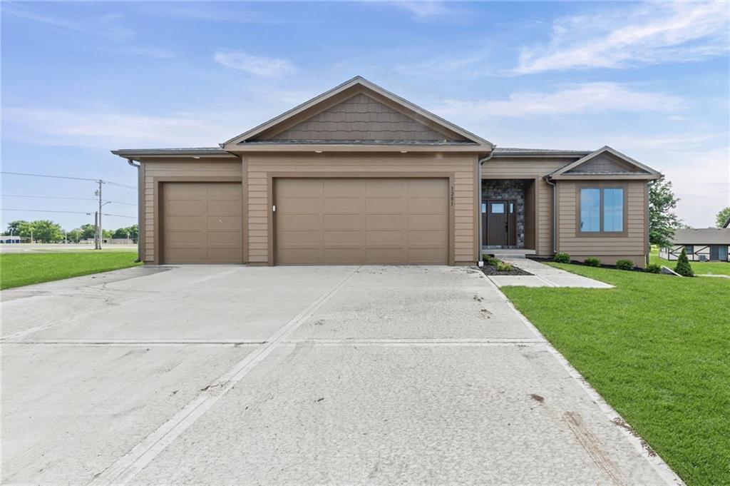 1201 Cottonwood Court