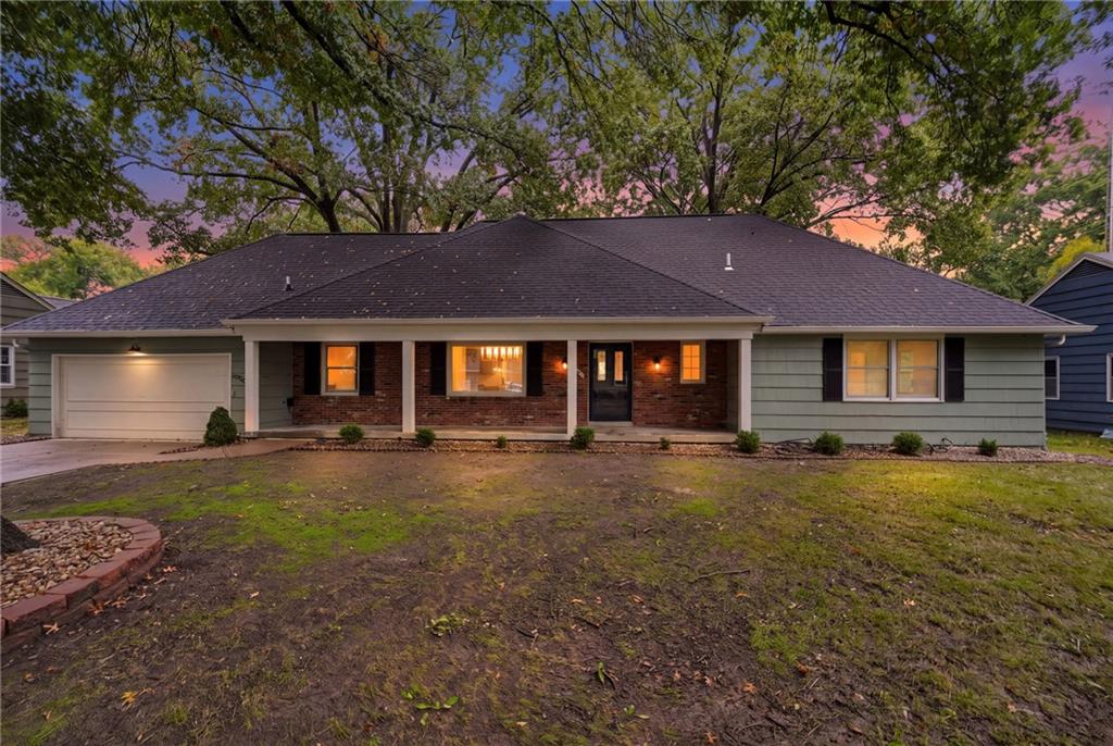 6910 W 101st Street - Photo 1