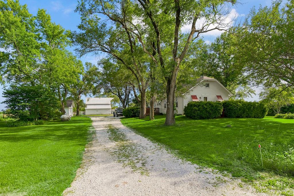1945 N 900th Road