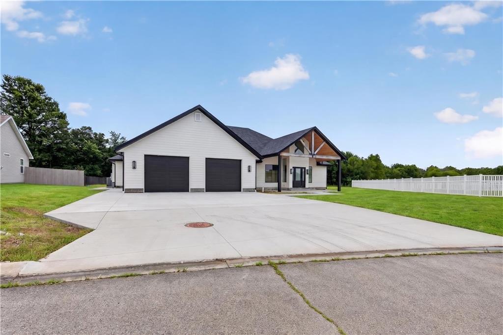 123 Vals Lane