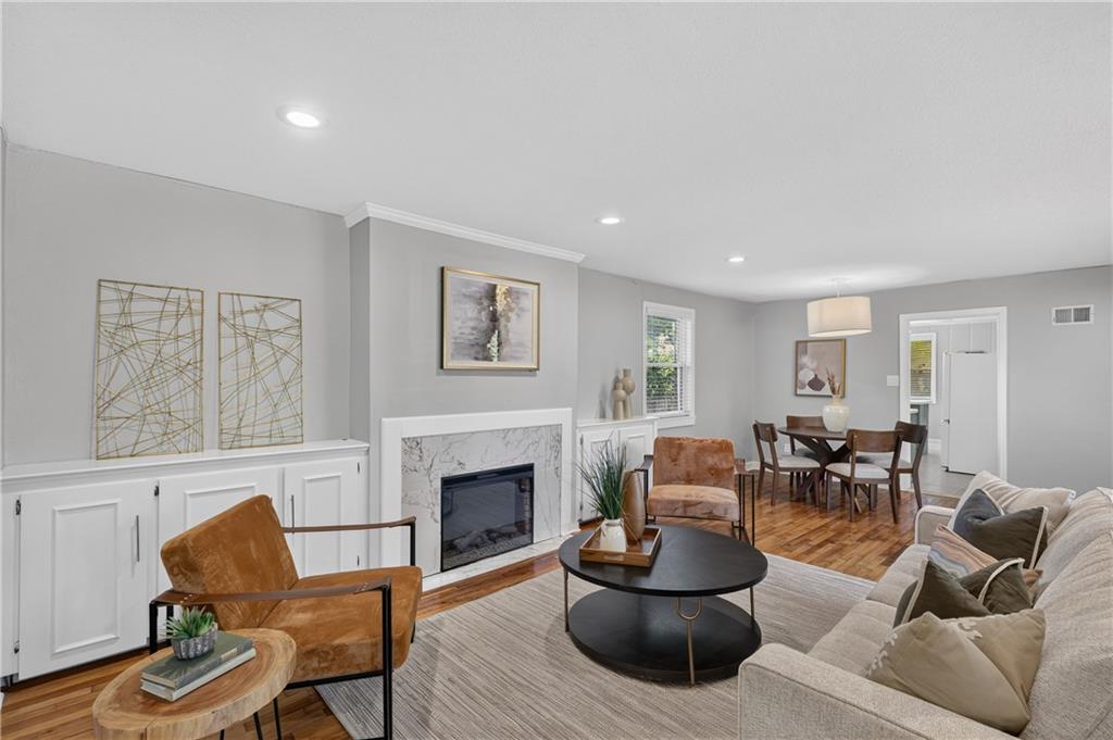 800 E 73rd Street - Photo 1