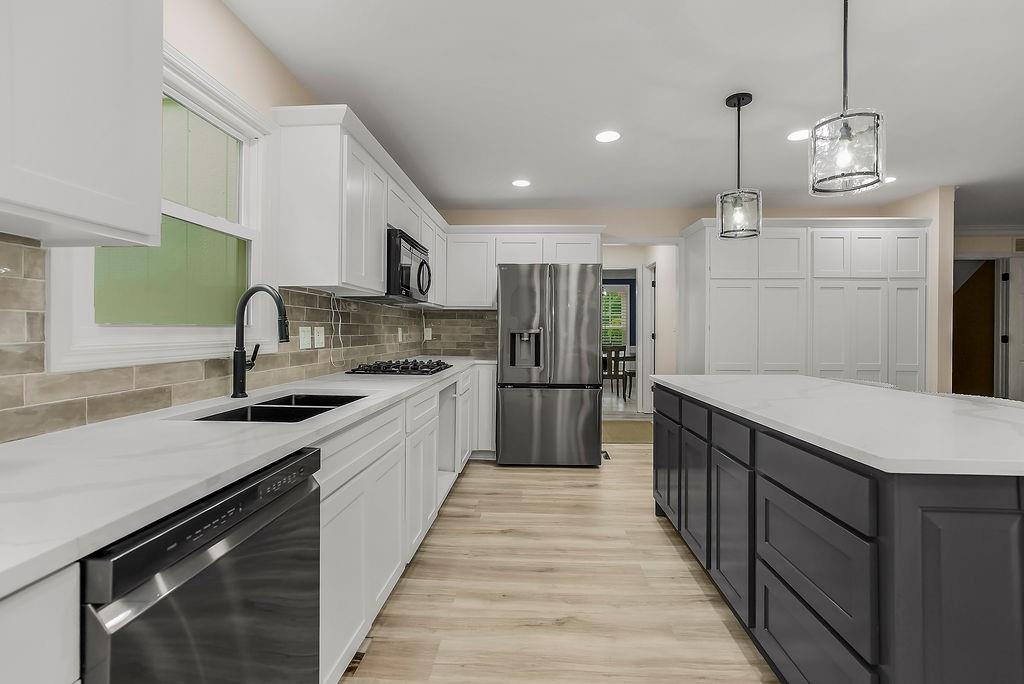 2404 SW Clear Creek Court - Photo 1