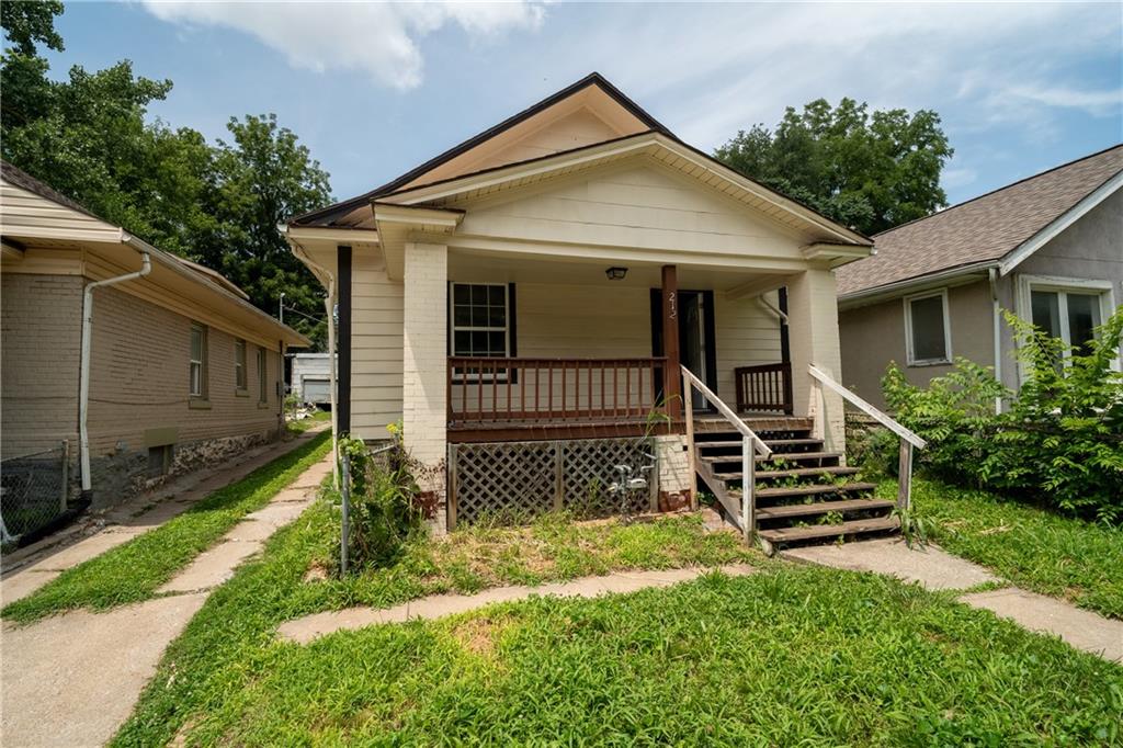 212 N Wheeling Avenue - Photo 1
