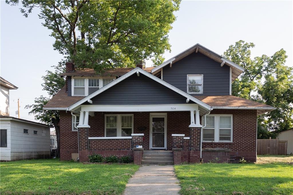 304 E 4th Street