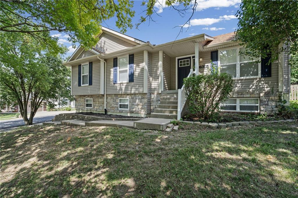 6315 N Quincy Avenue - Photo 1
