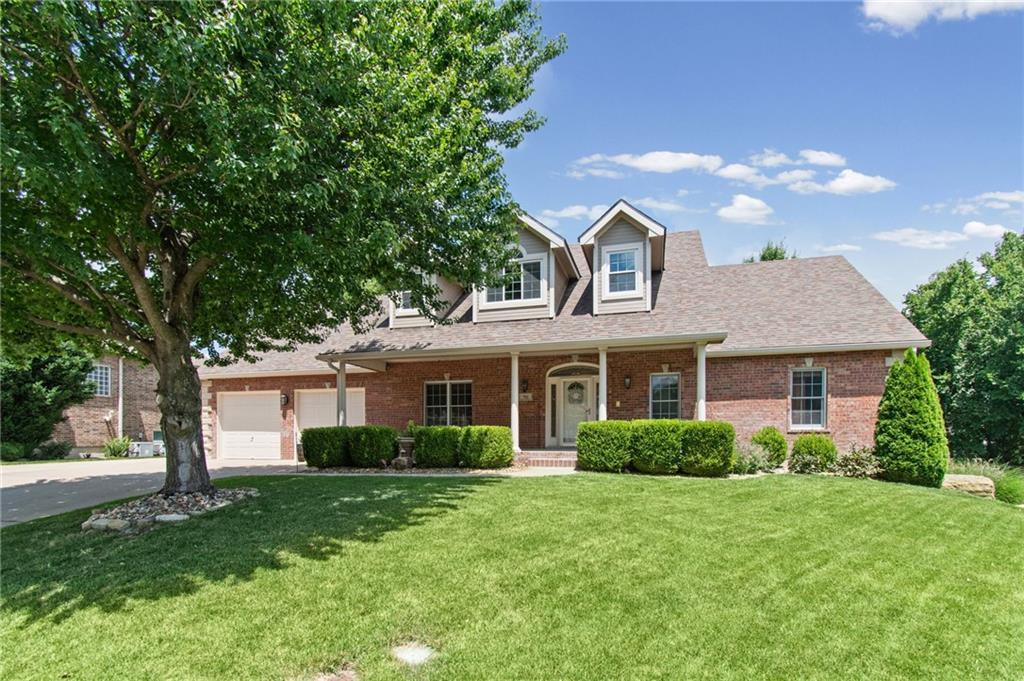 702 Bellerive Court