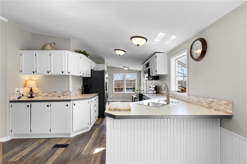 89 Lakeview Lane