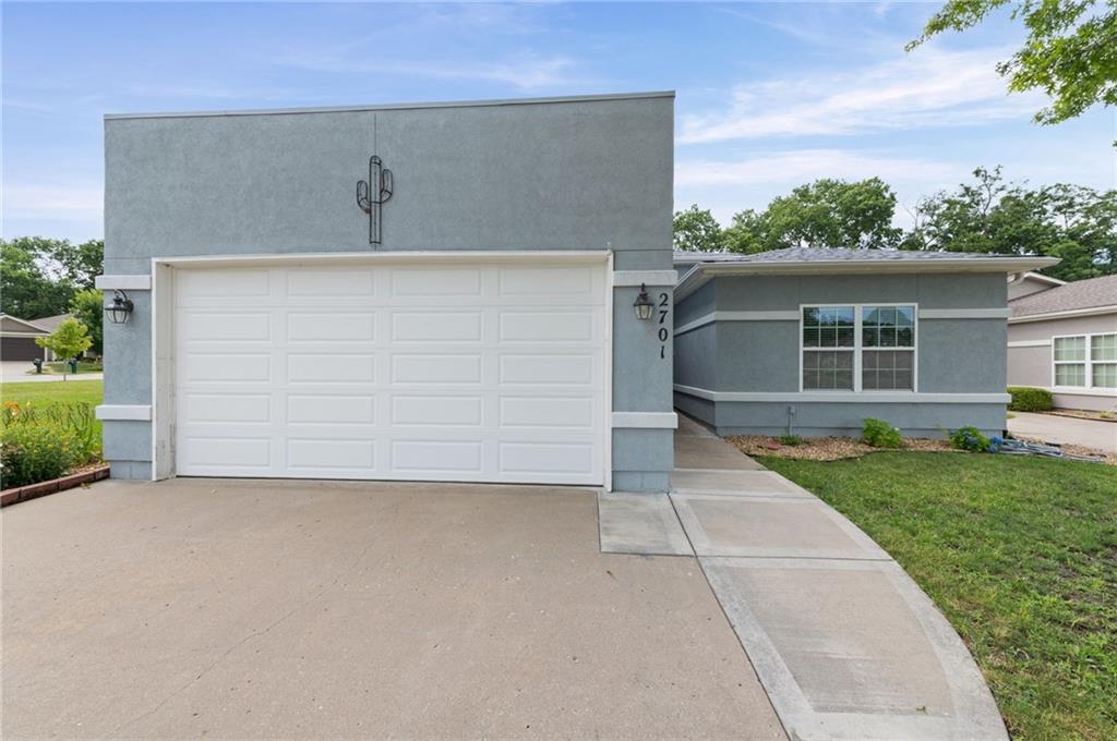 2701 NE Sonora Valley Drive - Photo 1