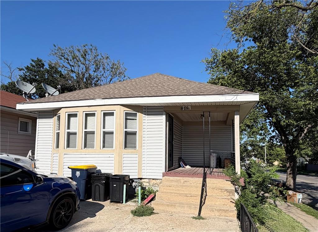819 Monroe Avenue - Photo 1
