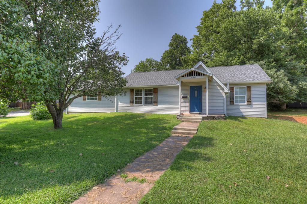 504 E 6th Street