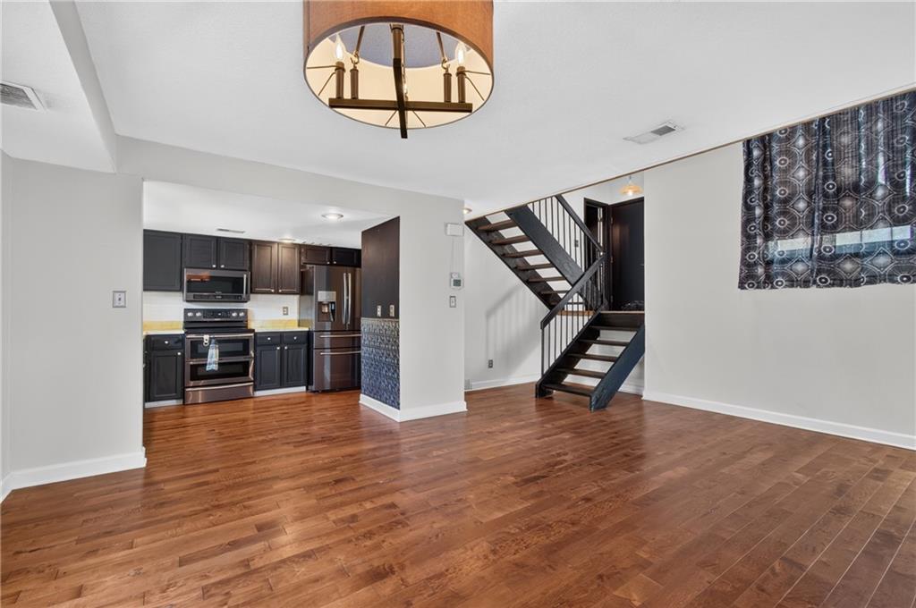 10913 Rosehill Road