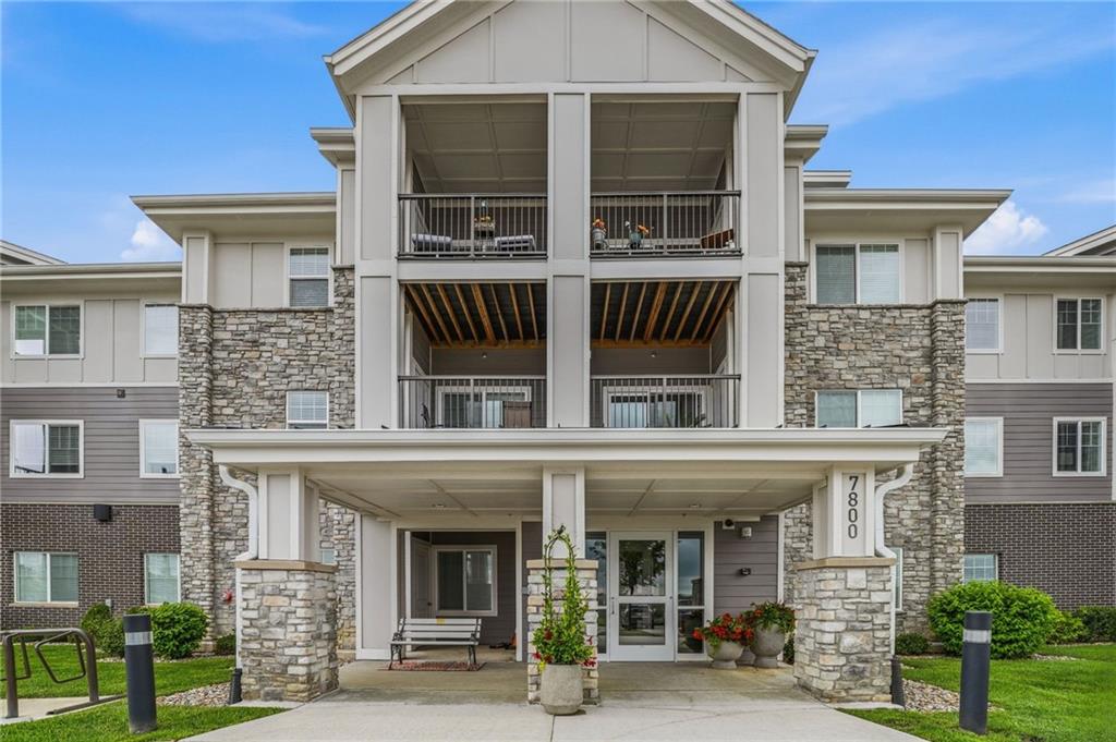 7800 W 123rd Street #303