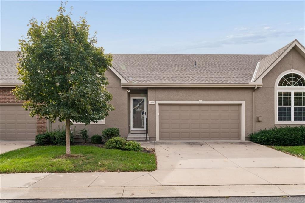 15621 W 61st Street - Photo 1