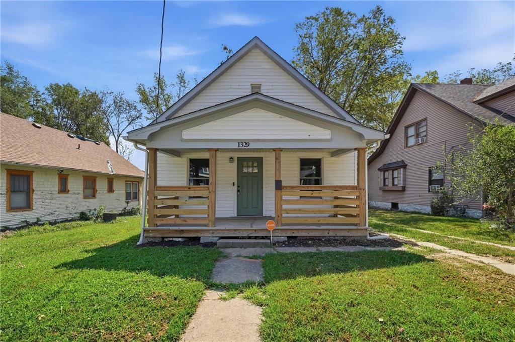 1329 Rowland Avenue