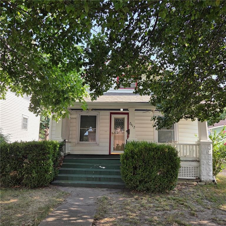 2612 Broadway Avenue
