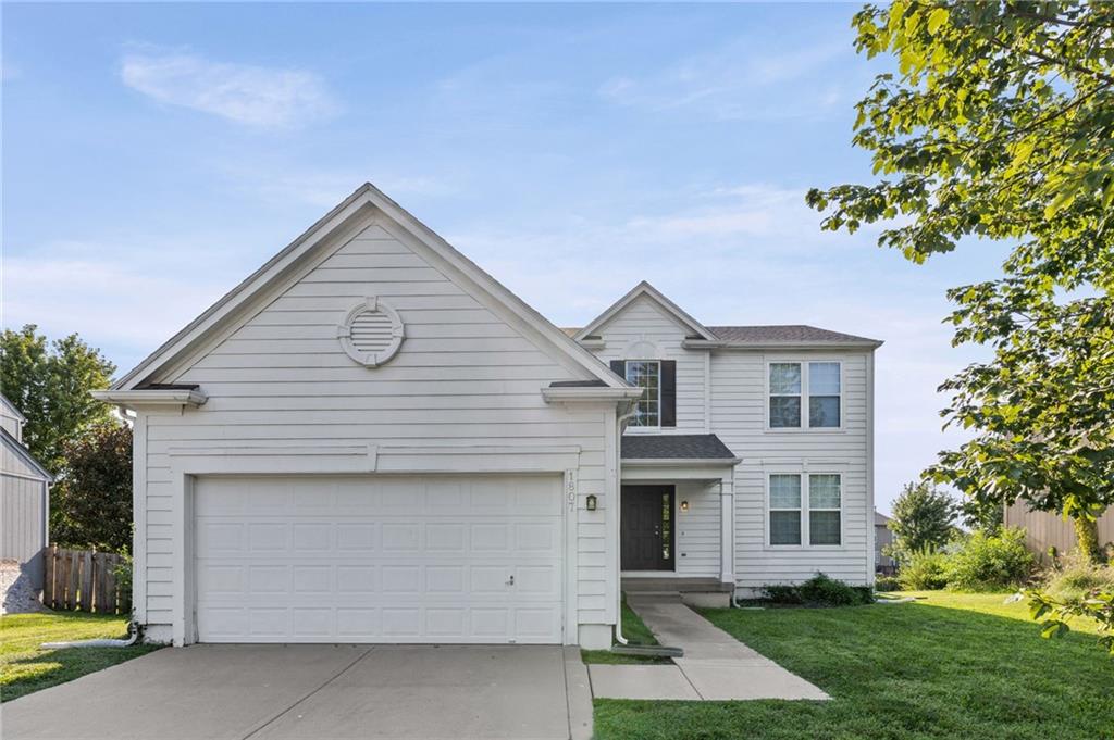 1807 W Fredrickson Drive