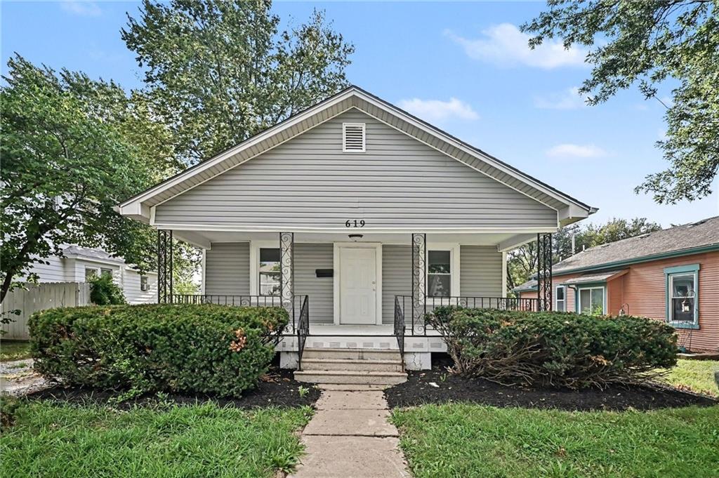 619 S Ash Avenue - Photo 1