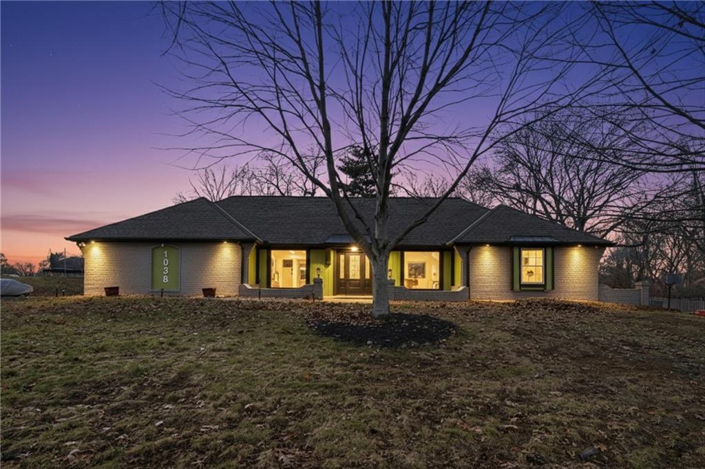 1038 N Woodland Court - Photo 1