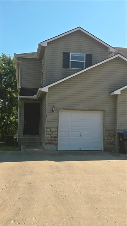 425 Hawthorne Boulevard #4 - Photo 1