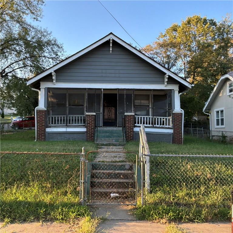 1150 Rowland Avenue