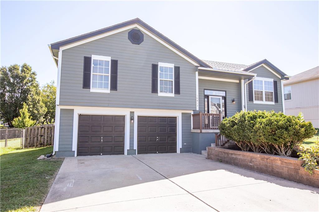 16413 Hight Avenue - Photo 1