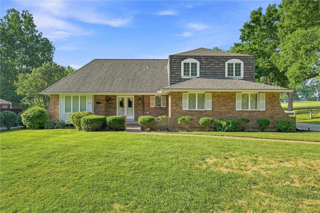 508 NW Golfview Drive - Photo 1
