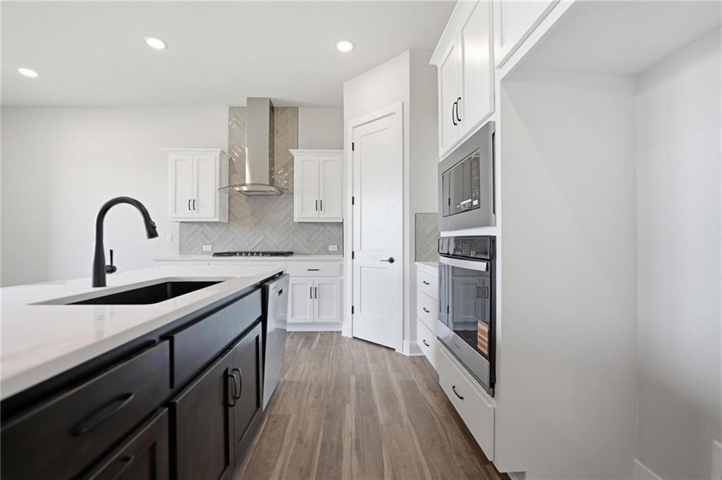 1404 N 163rd Court