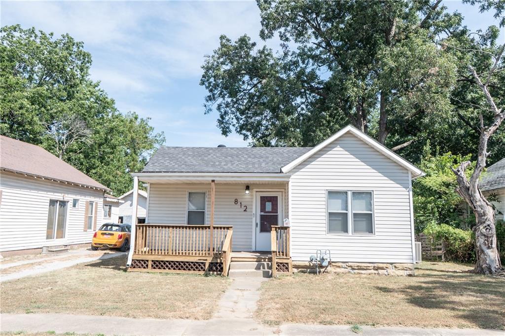 812 W Locust Street