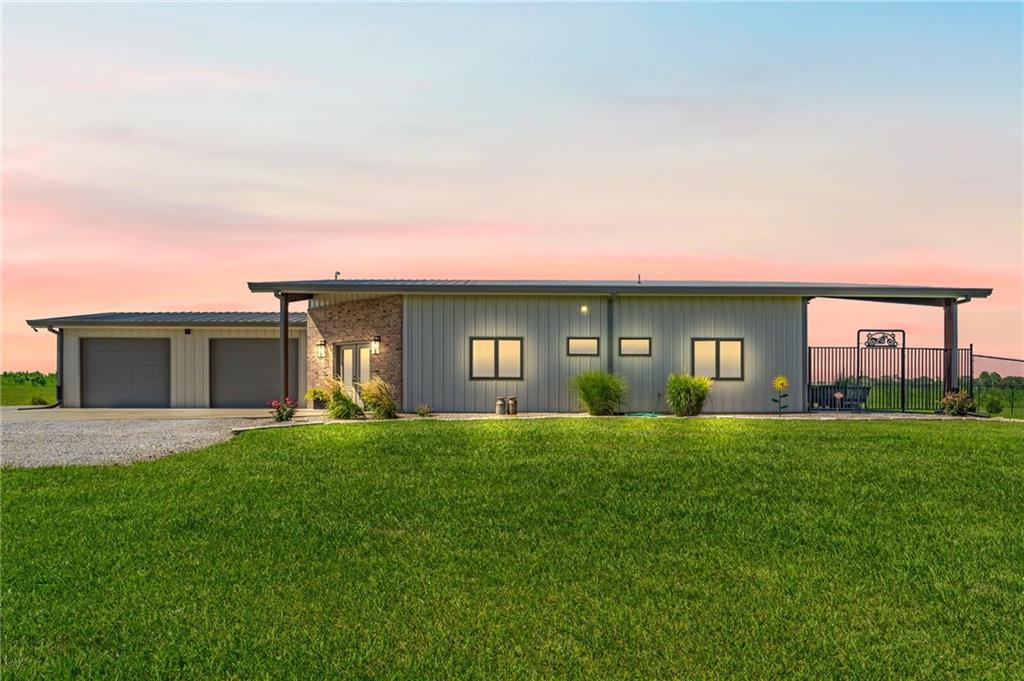1482 N 300th Road