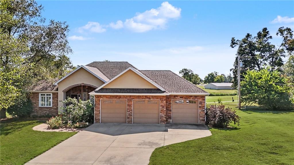 942 E Fairway Drive