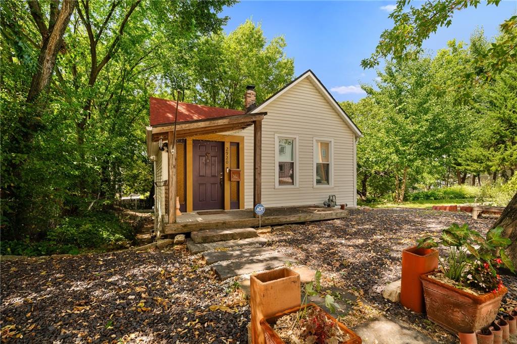 2920 Belleview Avenue - Photo 1