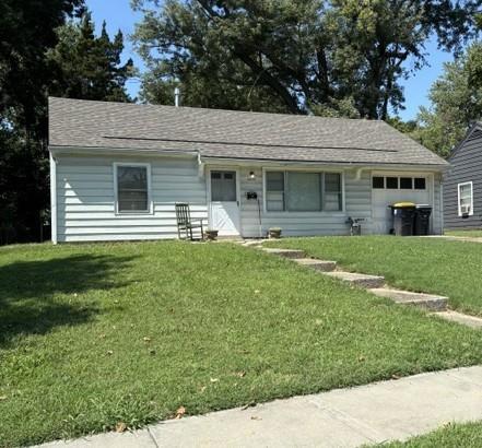 8020 Wabash Avenue - Photo 1