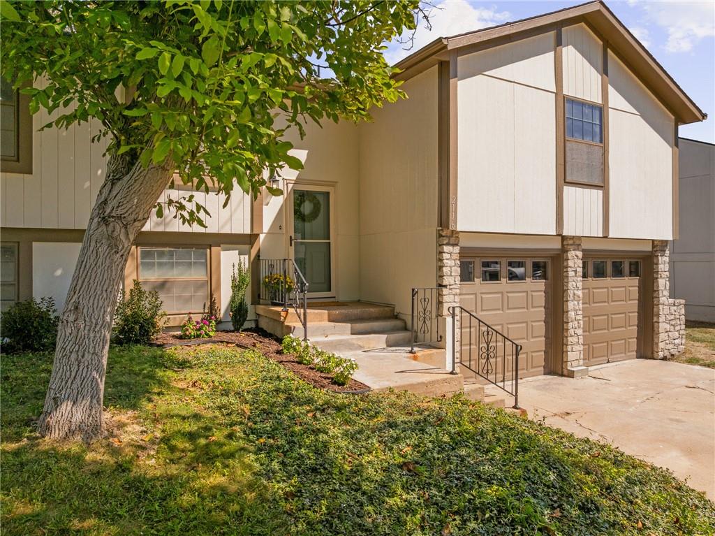 2116 E Mohawk Drive