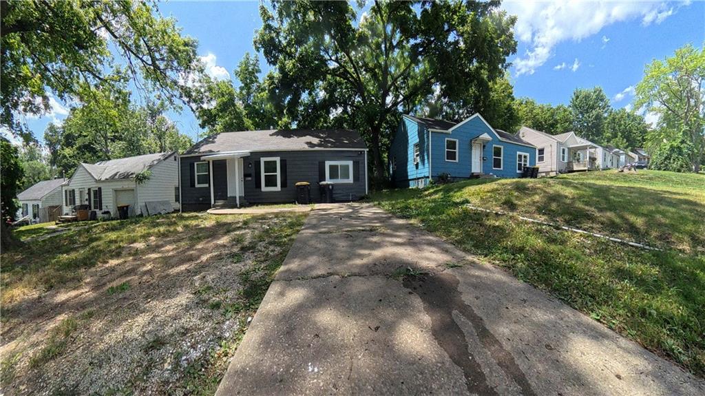 8032 Brooklyn Avenue - Photo 1
