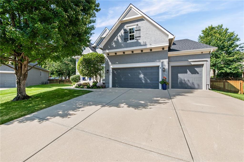 4808 W 158th Place