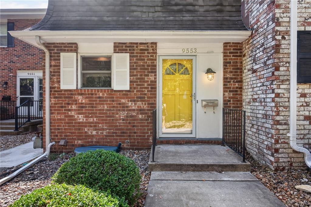 9553 PERRY Lane