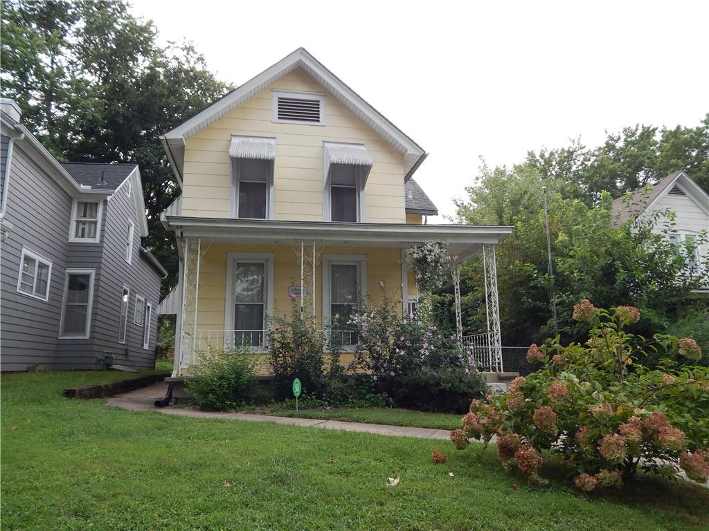 910 Columbia Avenue
