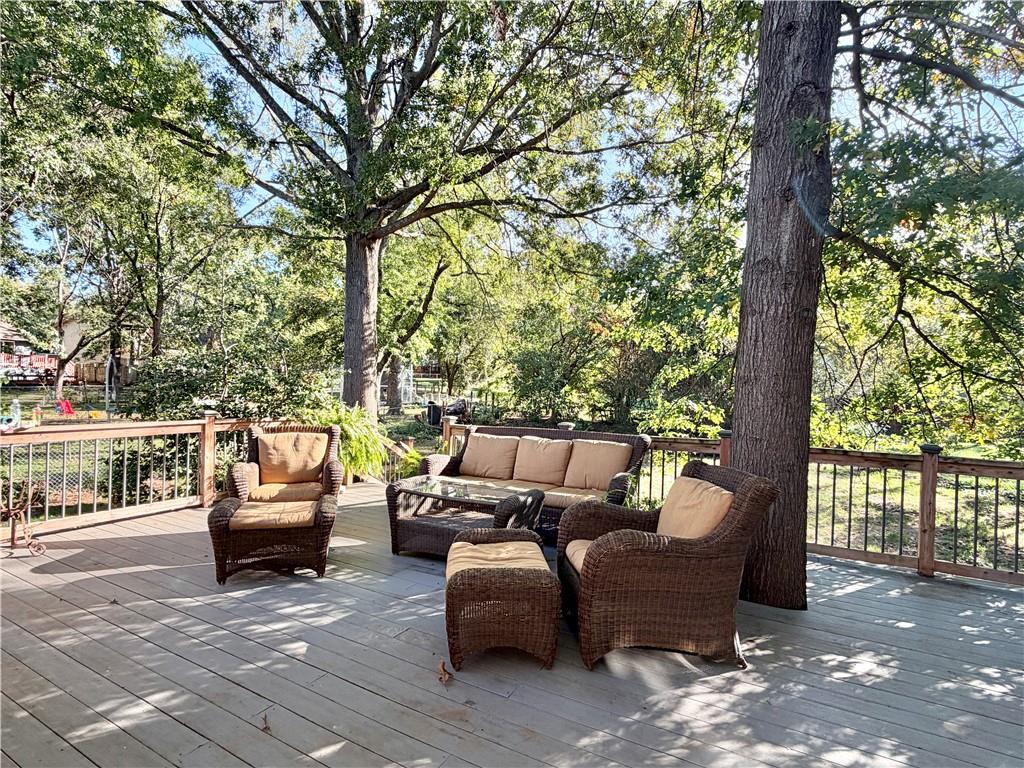 1036 S Lindenwood Drive - Photo 1