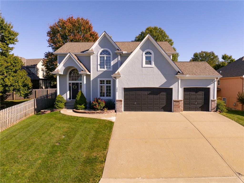 305 SE Battery Drive - Photo 1