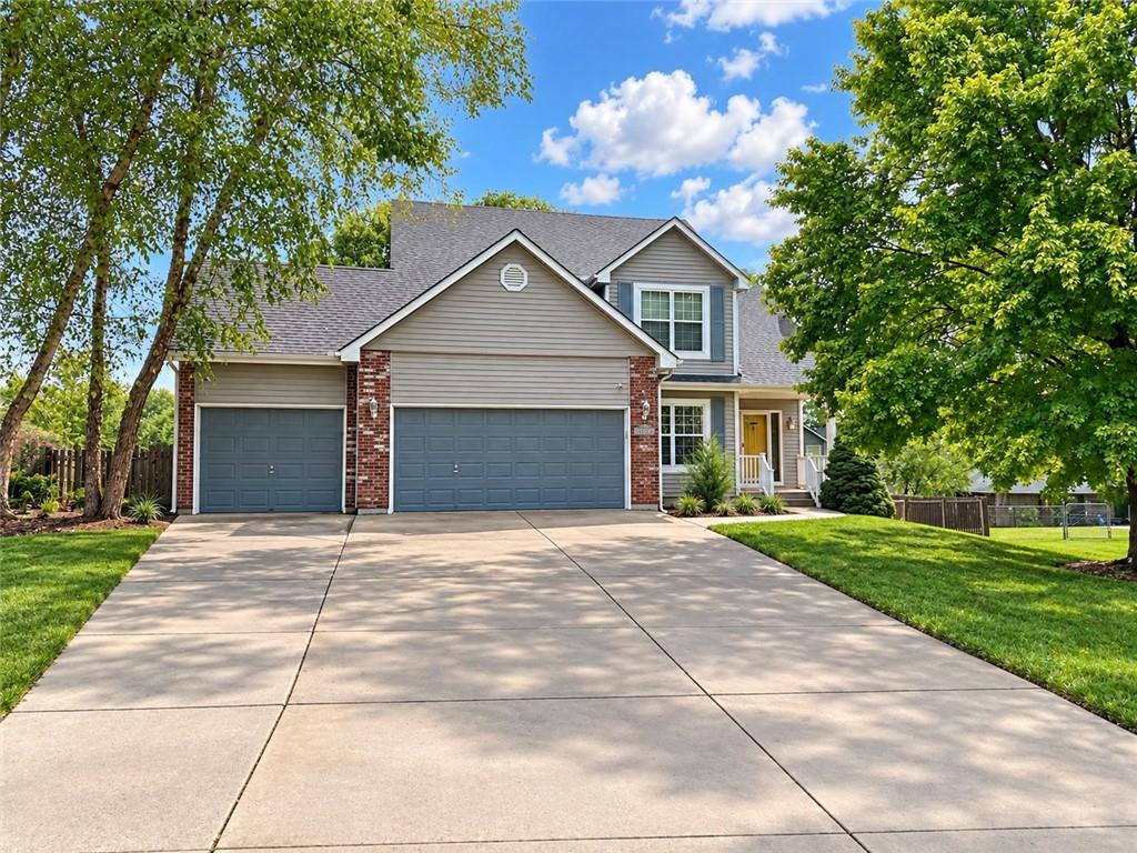 3920 SW Brian Lane - Photo 1