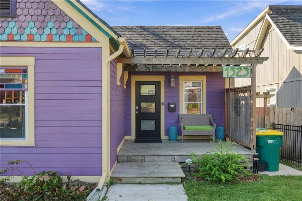 1523 W 39th Avenue