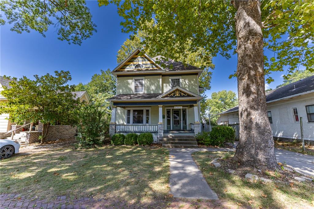 504 W 1st Street