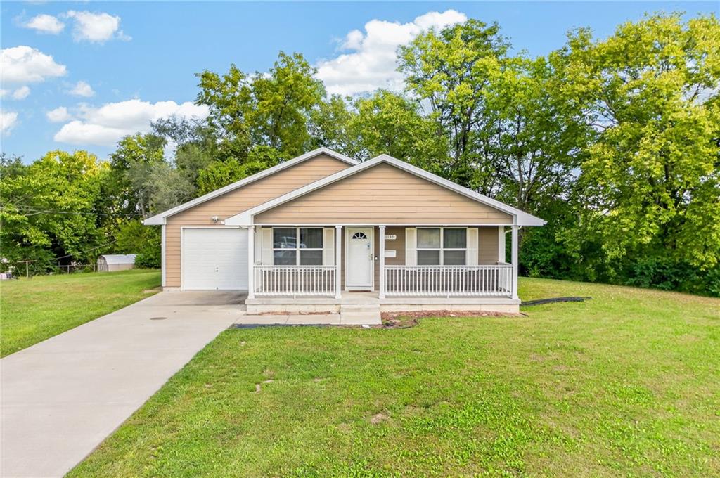 1133 N 50th Place