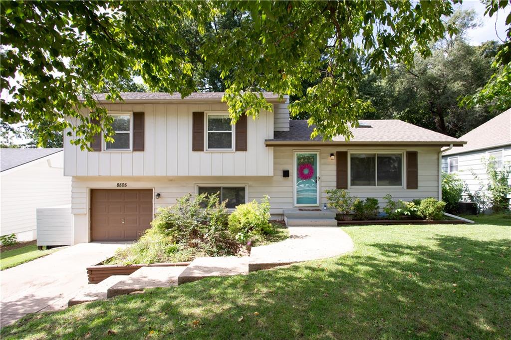 8808 W 89th Street
