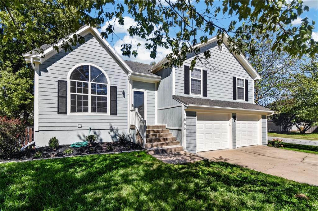 1500 NE Bronze Drive - Photo 1