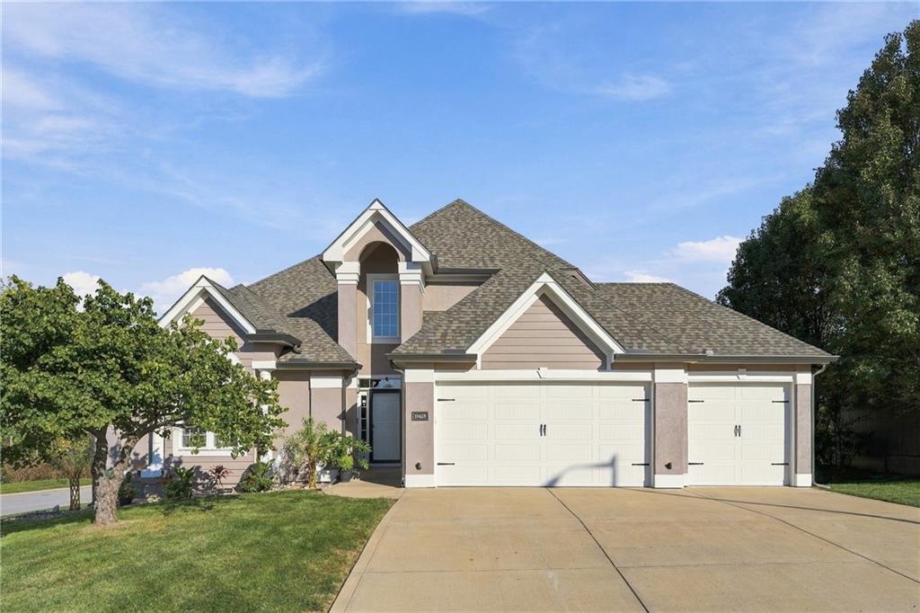 10429 N Lawn Avenue - Photo 1