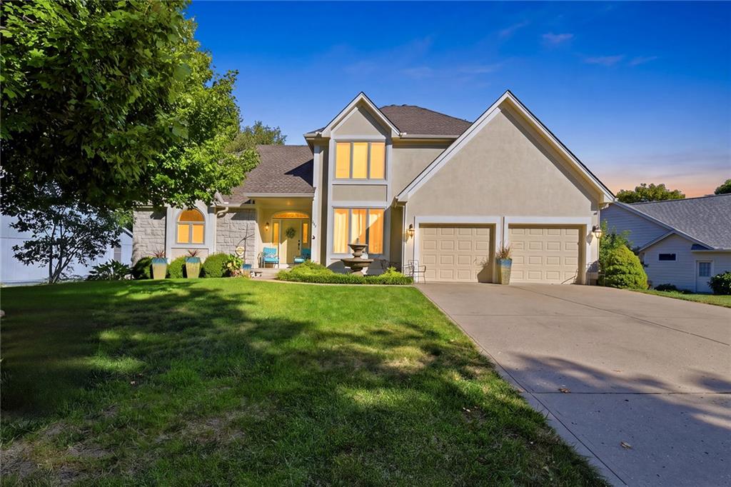 607 NW Brookhaven Drive - Photo 1
