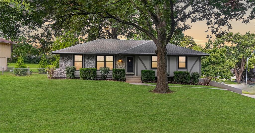 7920 N Euclid Avenue - Photo 1