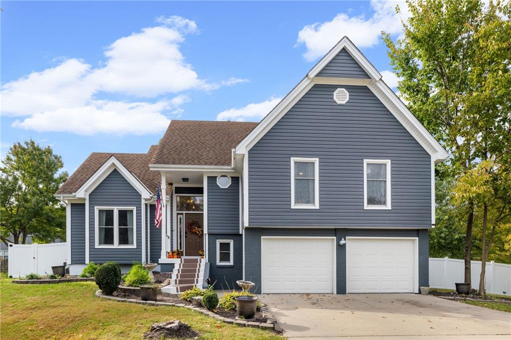 7633 N Rhode Avenue - Photo 1